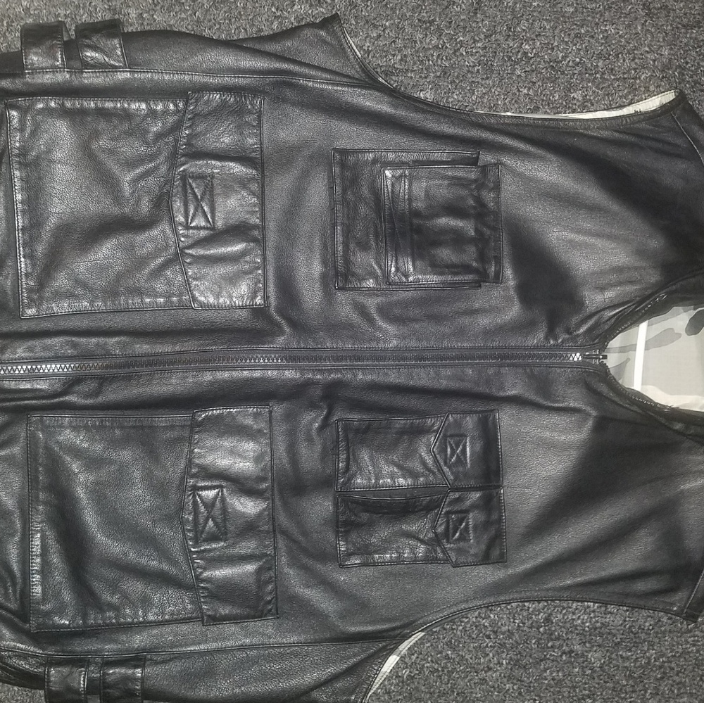Mens 5 pocket black leather vest